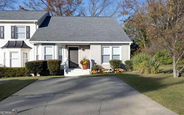 1156 Magnolia Way SE, Smyrna, GA 30082