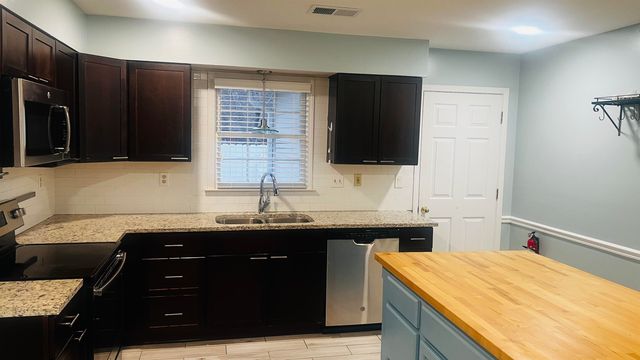 8387 WIND RIVER CIR, Memphis, TN 38016