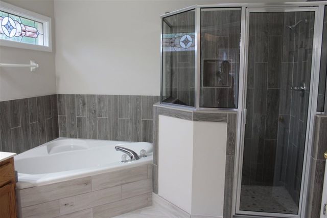 8387 WIND RIVER CIR, Memphis, TN 38016