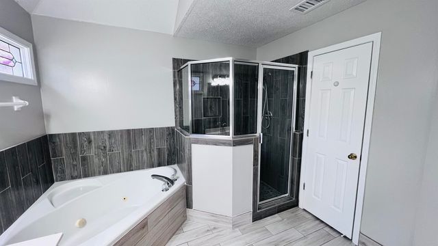 8387 WIND RIVER CIR, Memphis, TN 38016