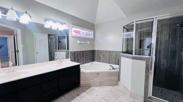 8387 WIND RIVER CIR, Memphis, TN 38016