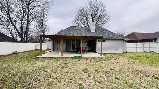 8387 WIND RIVER CIR, Memphis, TN 38016