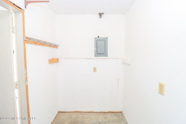 37 Sunline Drive, Brandon, MS 39042