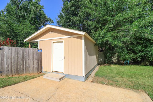 37 Sunline Drive, Brandon, MS 39042