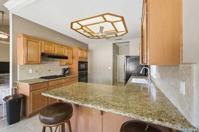 1588 Muscat Place, Hanford, CA 93230