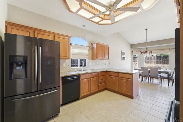 1588 Muscat Place, Hanford, CA 93230