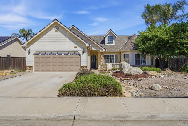 1588 Muscat Place, Hanford, CA 93230