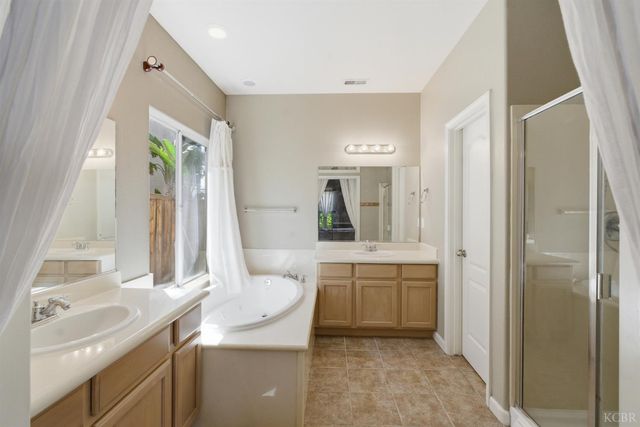 1588 Muscat Place, Hanford, CA 93230