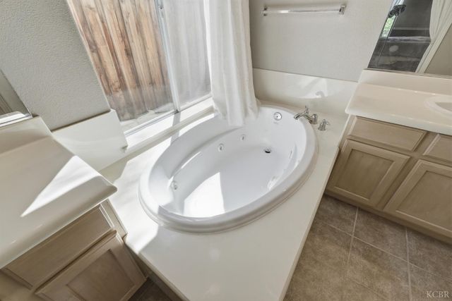 1588 Muscat Place, Hanford, CA 93230