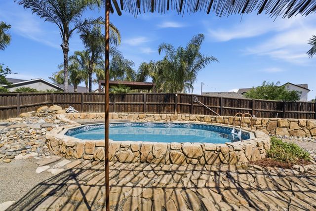 1588 Muscat Place, Hanford, CA 93230