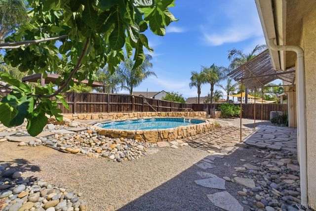 1588 Muscat Place, Hanford, CA 93230