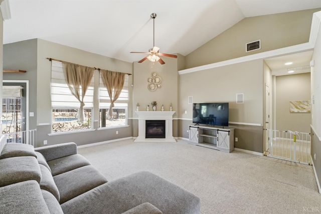 1588 Muscat Place, Hanford, CA 93230