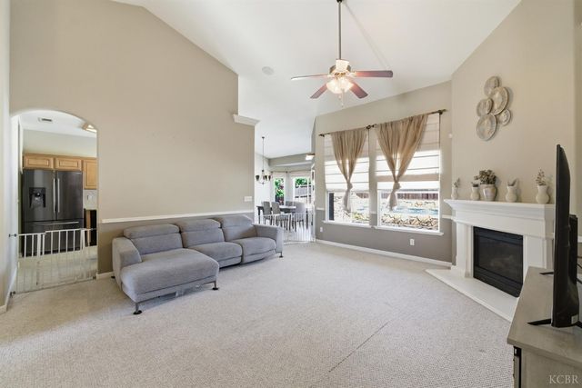 1588 Muscat Place, Hanford, CA 93230