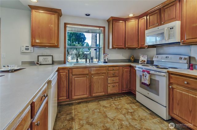 6912 15th Avenue SE, Lacey, WA 98503