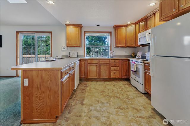 6912 15th Avenue SE, Lacey, WA 98503