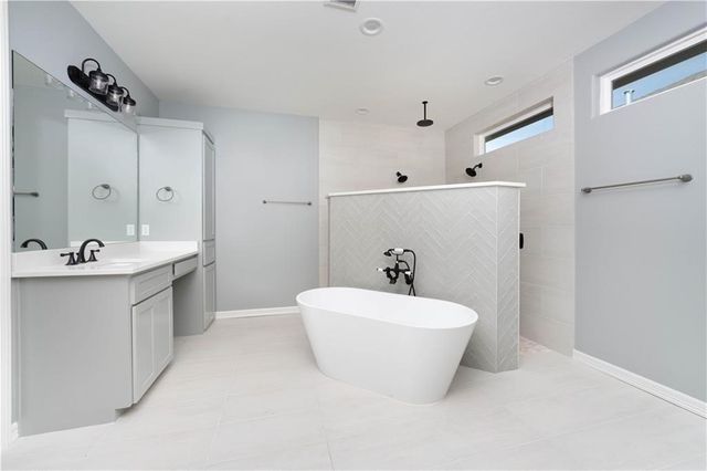 1437 Lois Chesney St, Corpus Christi, TX 78415