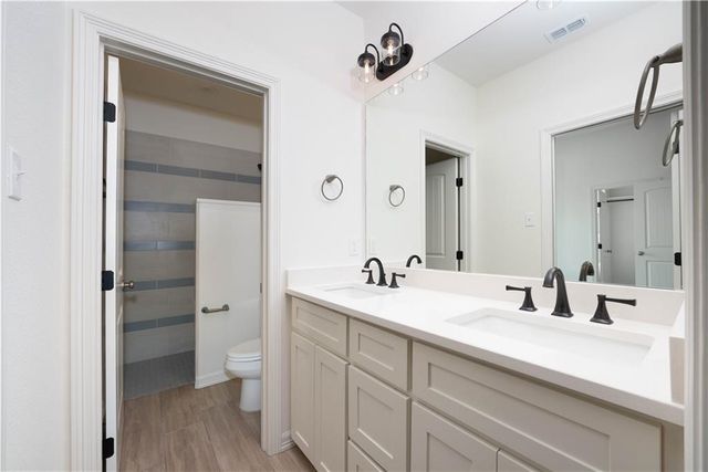 1437 Lois Chesney St, Corpus Christi, TX 78415