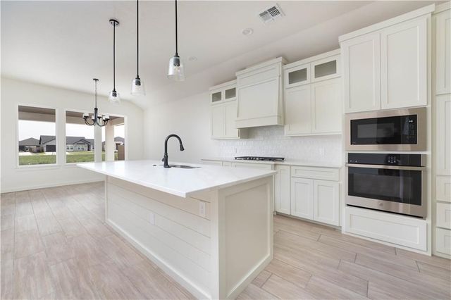 1437 Lois Chesney St, Corpus Christi, TX 78415