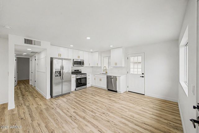 2344 W CHOLLA Street, Phoenix, AZ 85029