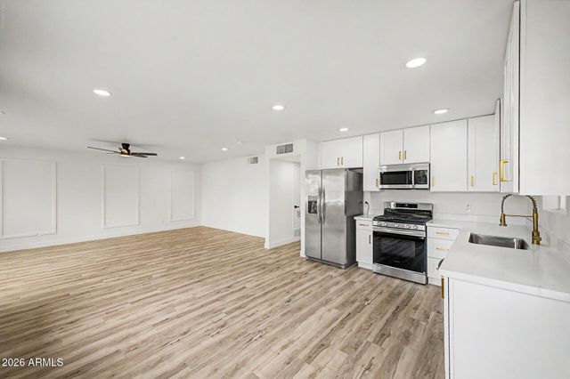 2344 W CHOLLA Street, Phoenix, AZ 85029