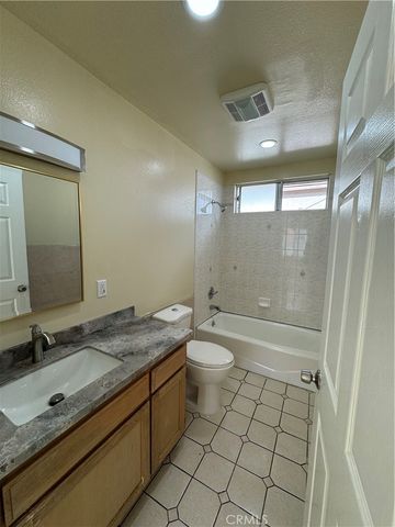 3538 A W 108th Street A, Inglewood, CA 90303