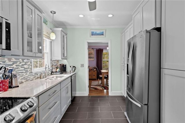 5664 Regents Park Road, Kernersville, NC 27284