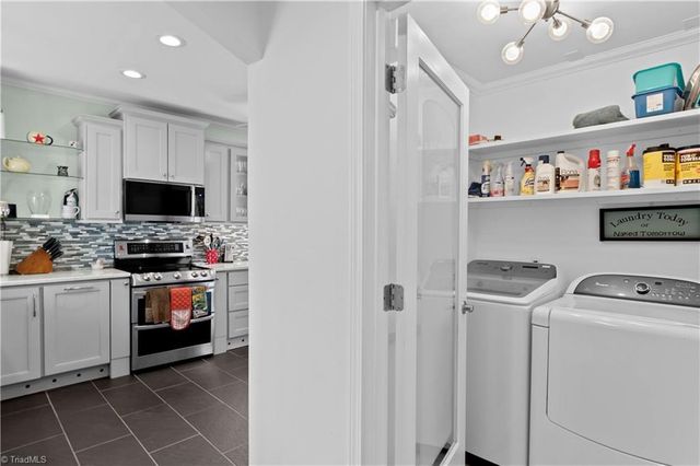 5664 Regents Park Road, Kernersville, NC 27284