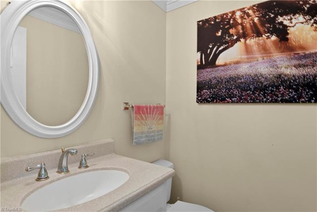 5664 Regents Park Road, Kernersville, NC 27284