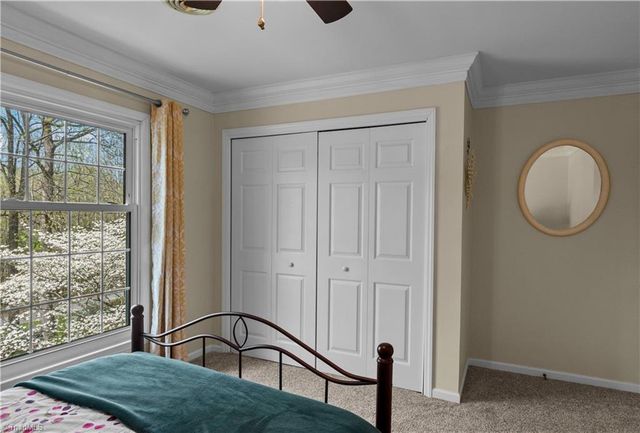 5664 Regents Park Road, Kernersville, NC 27284