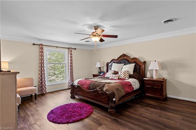 5664 Regents Park Road, Kernersville, NC 27284