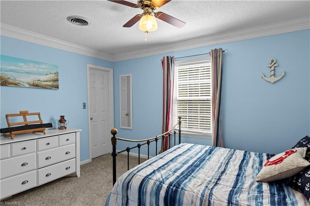 5664 Regents Park Road, Kernersville, NC 27284