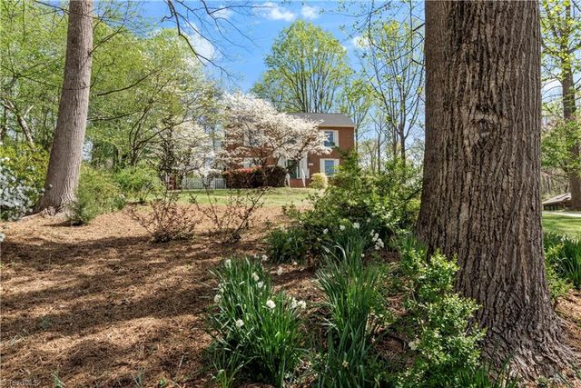 5664 Regents Park Road, Kernersville, NC 27284