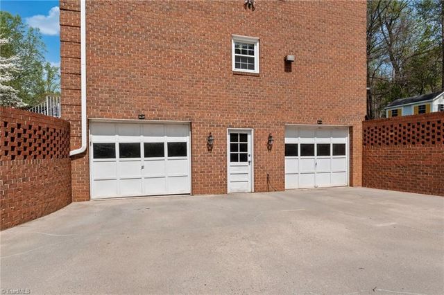 5664 Regents Park Road, Kernersville, NC 27284