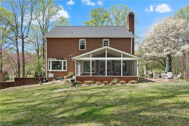 5664 Regents Park Road, Kernersville, NC 27284