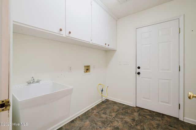 129 Shaw Drive, West End, NC 27376