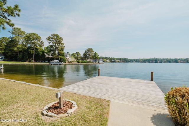 129 Shaw Drive, West End, NC 27376