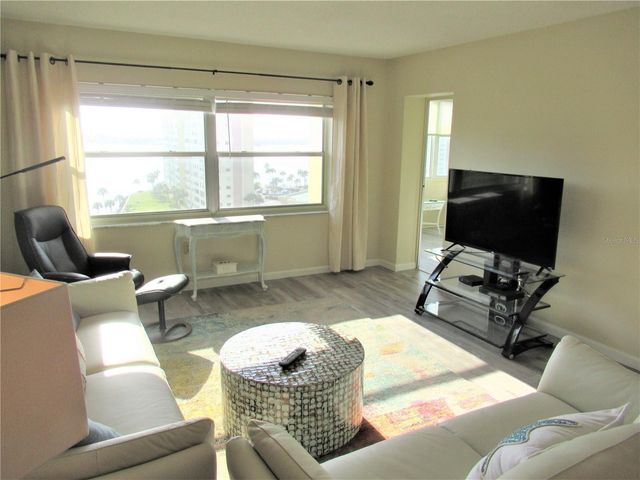 4575 COVE CIRCLE 1004, St Petersburg, FL 33708