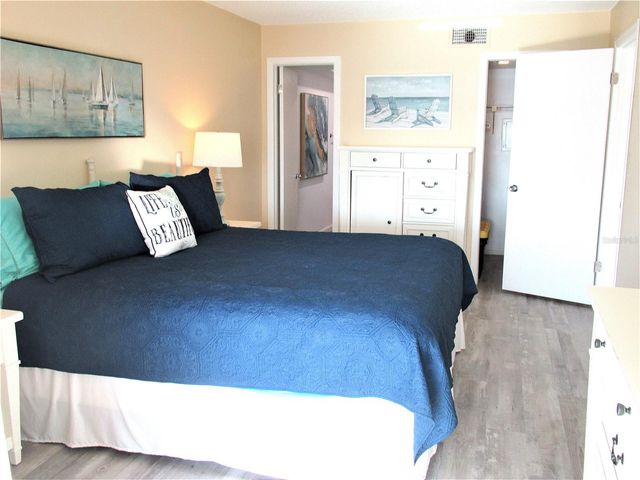 4575 COVE CIRCLE 1004, St Petersburg, FL 33708