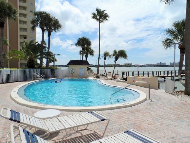 4575 COVE CIRCLE 1004, St Petersburg, FL 33708