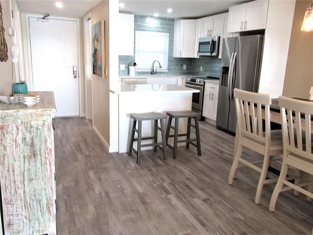 4575 COVE CIRCLE 1004, St Petersburg, FL 33708