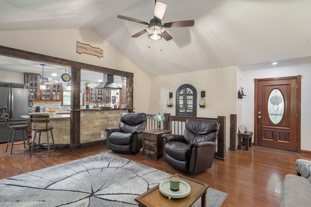 205 Nice Place Road, Clever, MO 65631