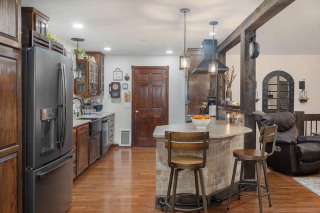 205 Nice Place Road, Clever, MO 65631