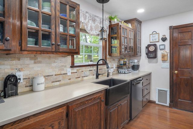 205 Nice Place Road, Clever, MO 65631