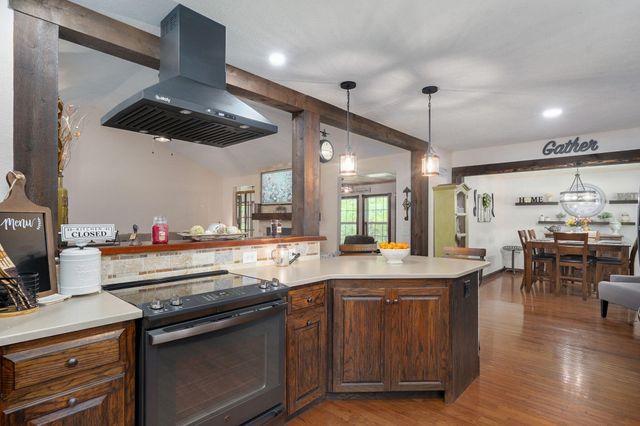 205 Nice Place Road, Clever, MO 65631