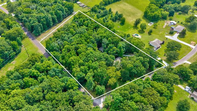 205 Nice Place Road, Clever, MO 65631