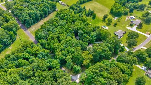 205 Nice Place Road, Clever, MO 65631