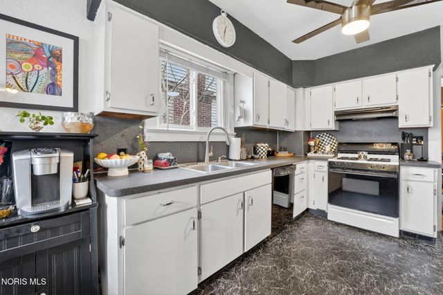 4303 Overland Parkway, Toledo, OH 43612