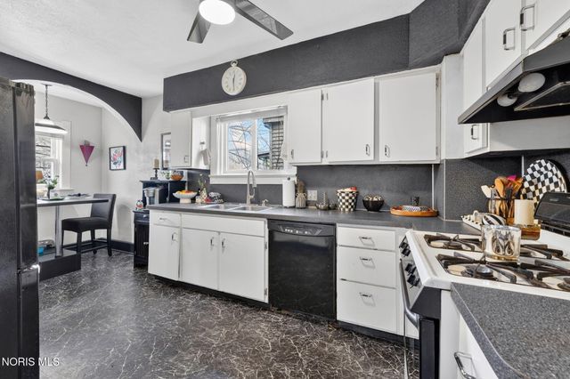 4303 Overland Parkway, Toledo, OH 43612