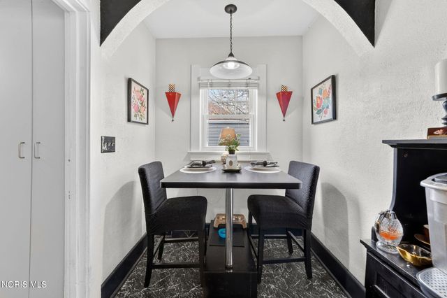 4303 Overland Parkway, Toledo, OH 43612