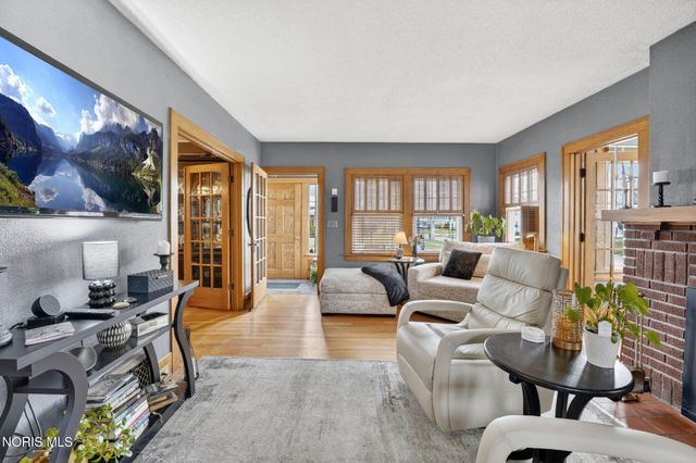 4303 Overland Parkway, Toledo, OH 43612